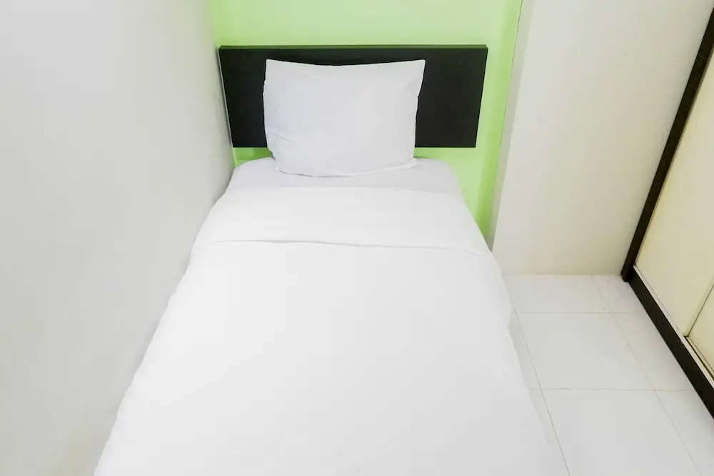 Сурабая: 2BR Apartment at Dian Regency