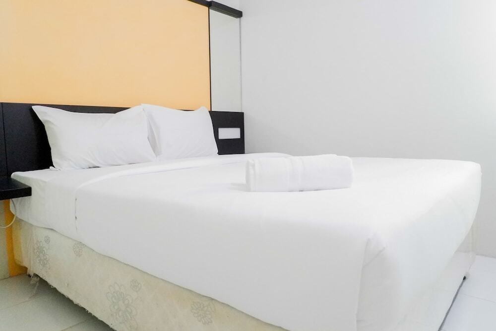 Сурабая: 2BR Apartment at Dian Regency