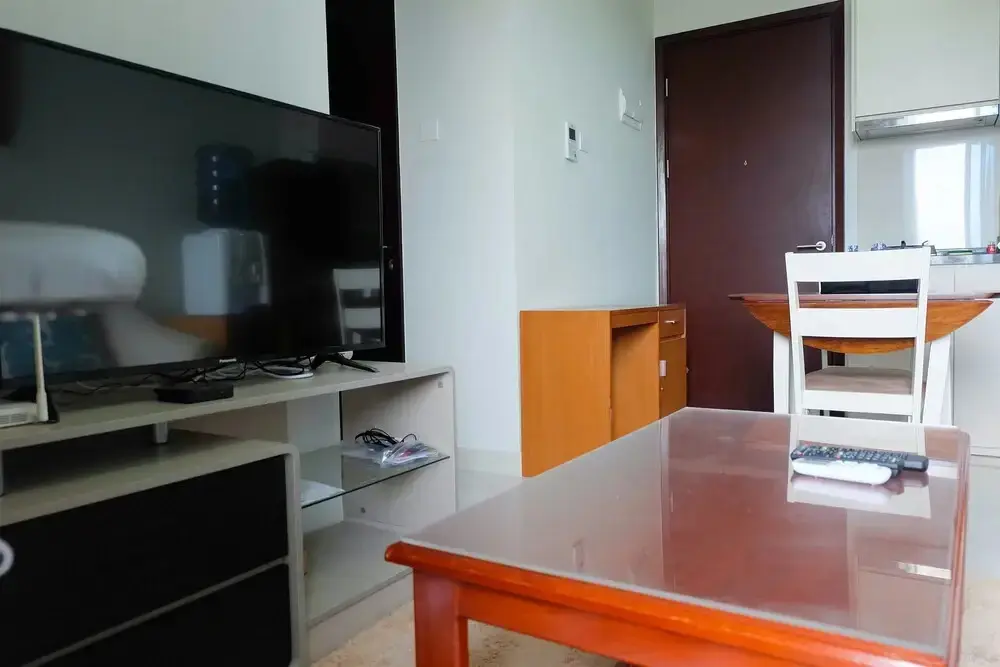 Джакарта: Homey and Modern 2BR Puri Mansion Apartment