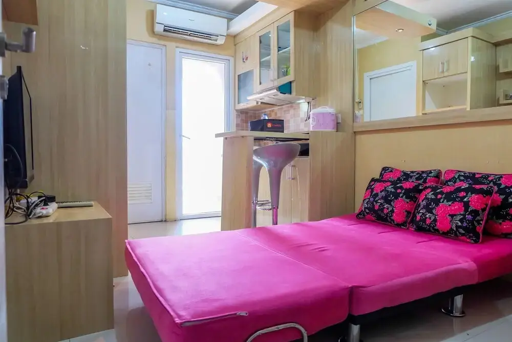 Джакарта: Affordable Price 2BR Green Pramuka City Apartment