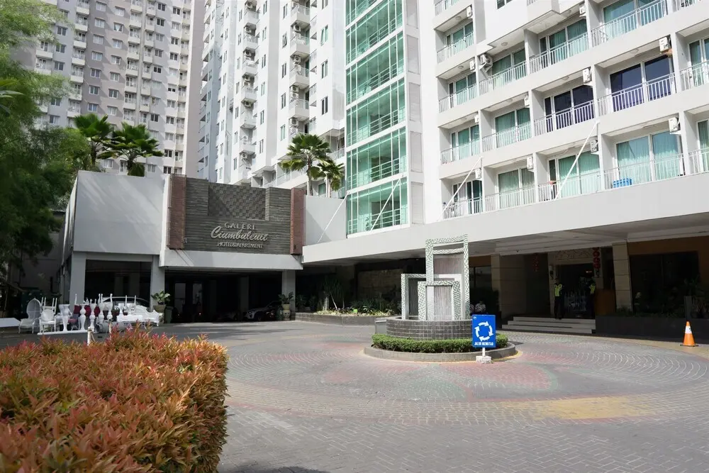Бандунг: 2BR Apartment with Private Bathtub at Galeri Ciumbuleuit 1