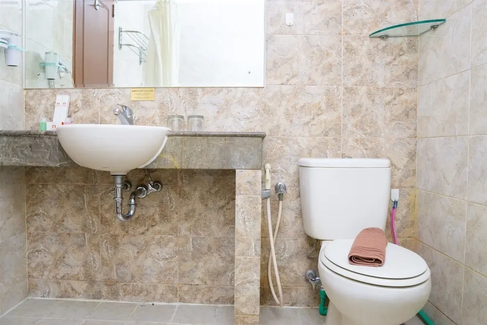 Бандунг: 2BR Apartment with Private Bathtub at Galeri Ciumbuleuit 1