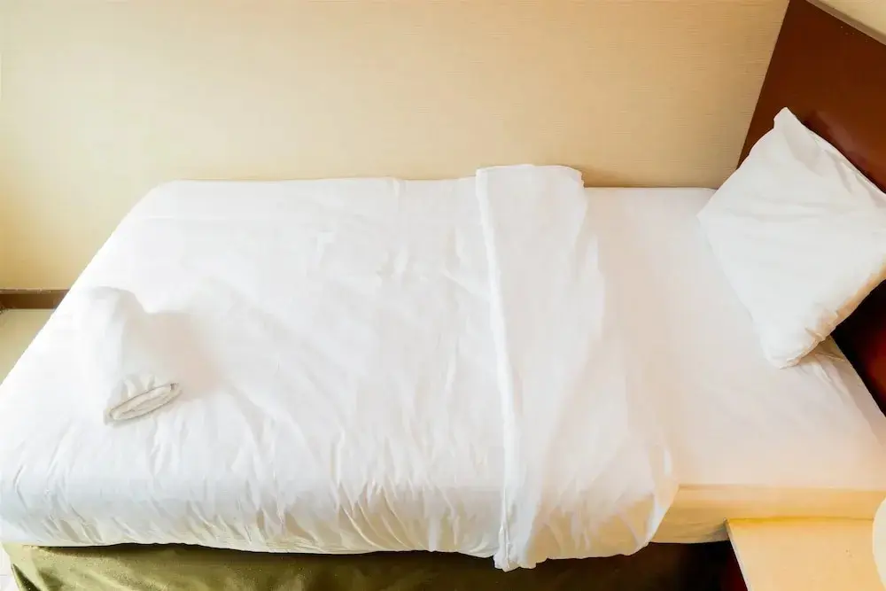 Бандунг: 2BR Apartment with Private Bathtub at Galeri Ciumbuleuit 1