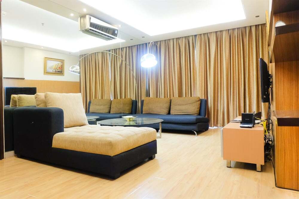 Джакарта: Best 1BR Apartment at Hampton's Park Residence