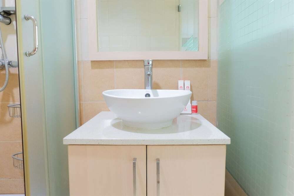 Джакарта: Best 1BR Apartment at Hampton's Park Residence