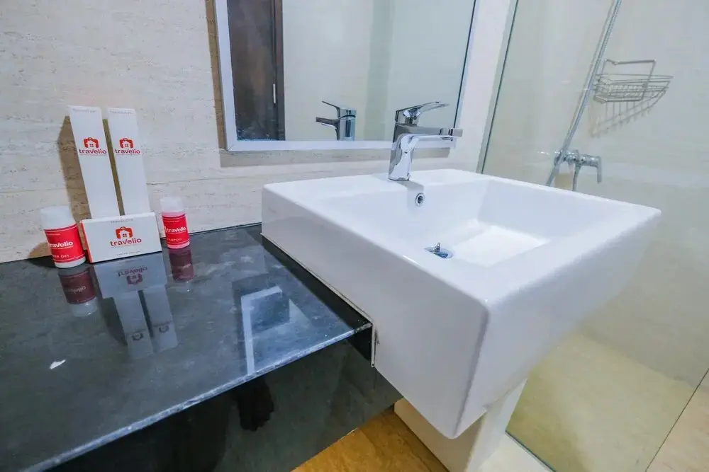 Джакарта: New 2BR Gallery West Apartment