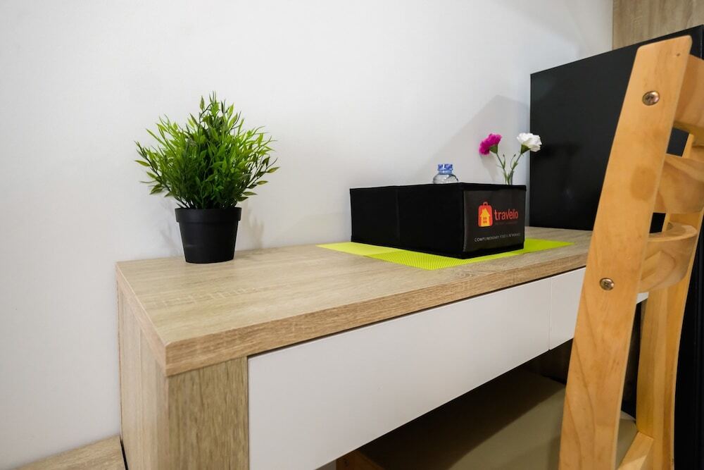 Тангеранг: New Furnished Studio Apartment Springwood Residence