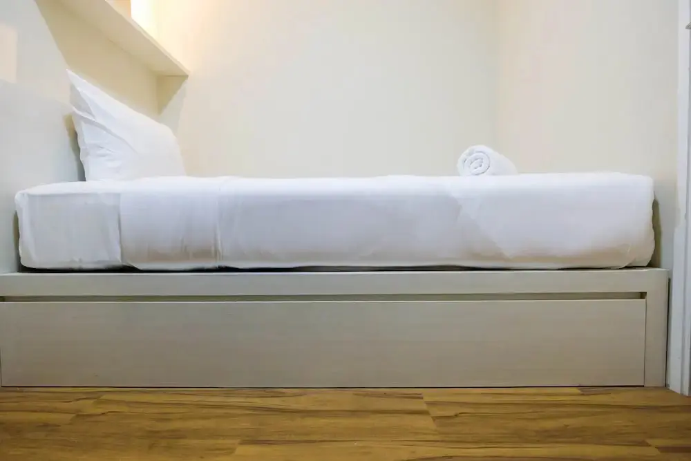 Джакарта: Connect to Pool 2BR Apartment at Bassura City