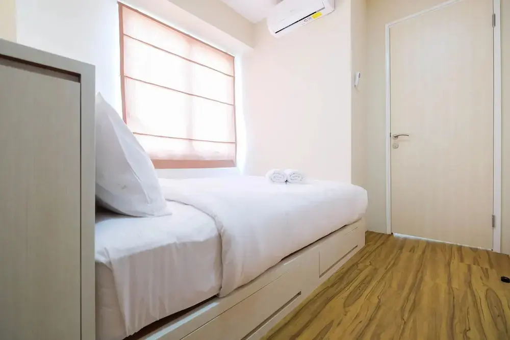 Джакарта: Connect to Pool 2BR Apartment at Bassura City