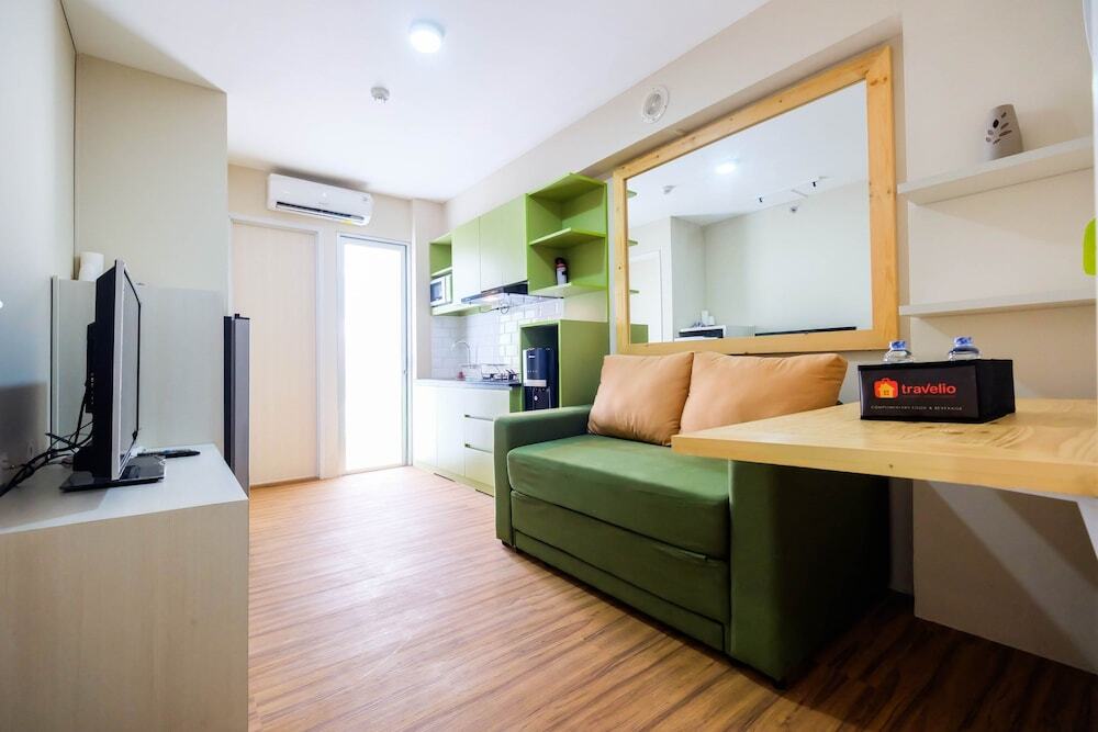 Джакарта: Connect to Pool 2BR Apartment at Bassura City