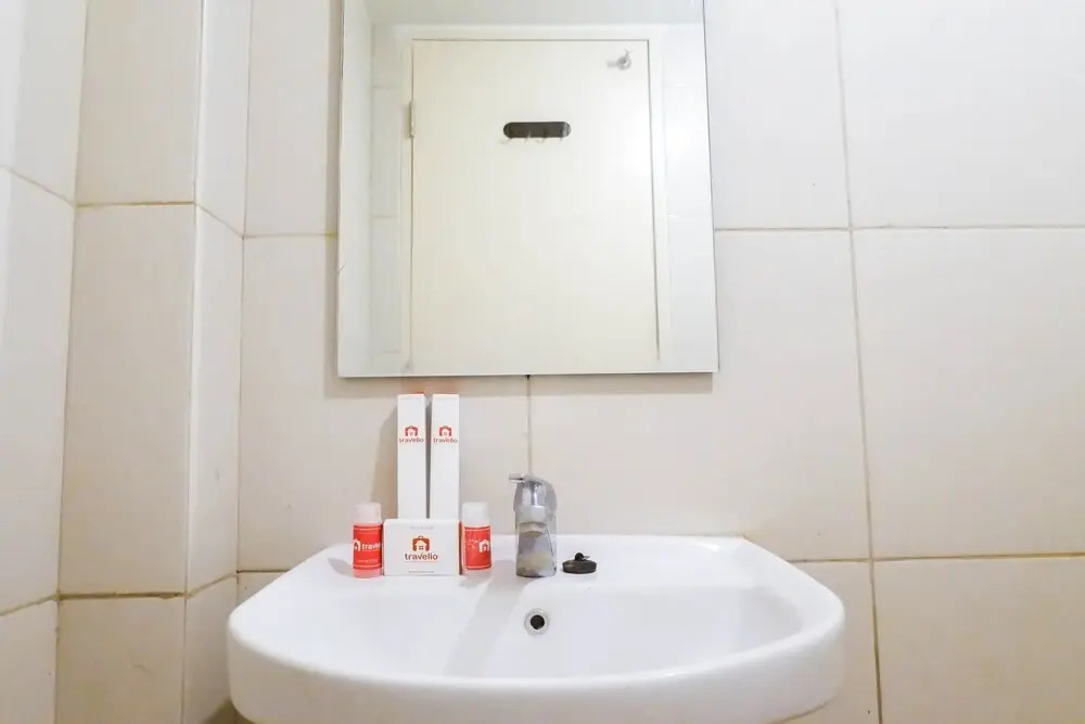 Сурабая: Minimalist Studio Apartment at Supermall Mansion Orchard