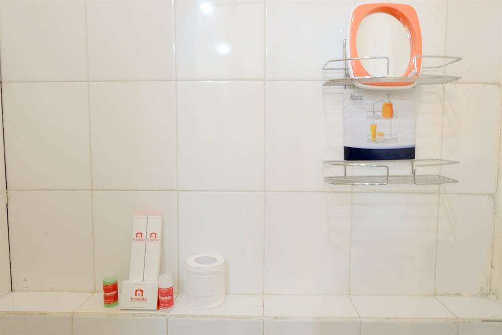 Джакарта: Spacious 2BR Gading Nias Apartment