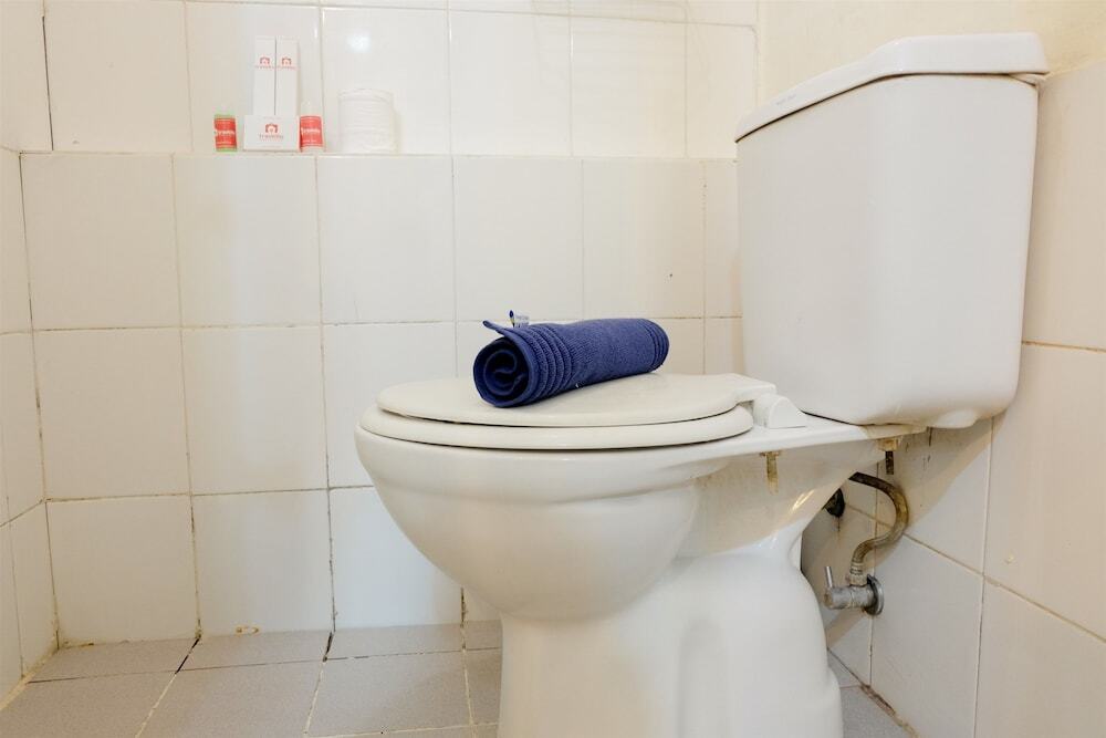 Джакарта: Spacious 2BR Gading Nias Apartment