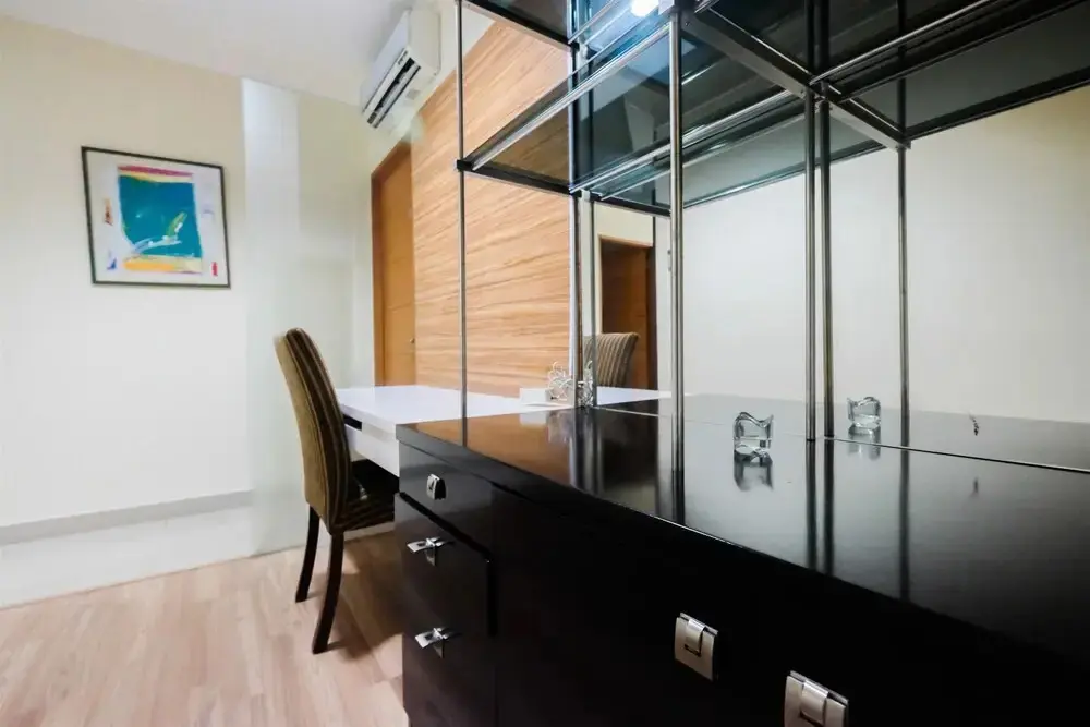 Джакарта: Best 3Br Apartment At Hampton's Park