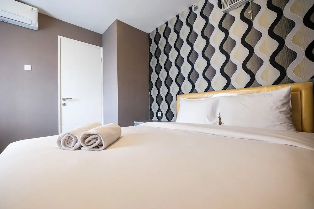 Джакарта: Modern and Comfort 2BR Bassura City Apartment