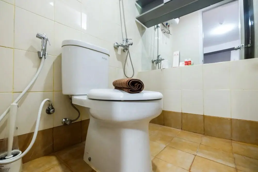 Джакарта: Modern and Comfort 2BR Bassura City Apartment