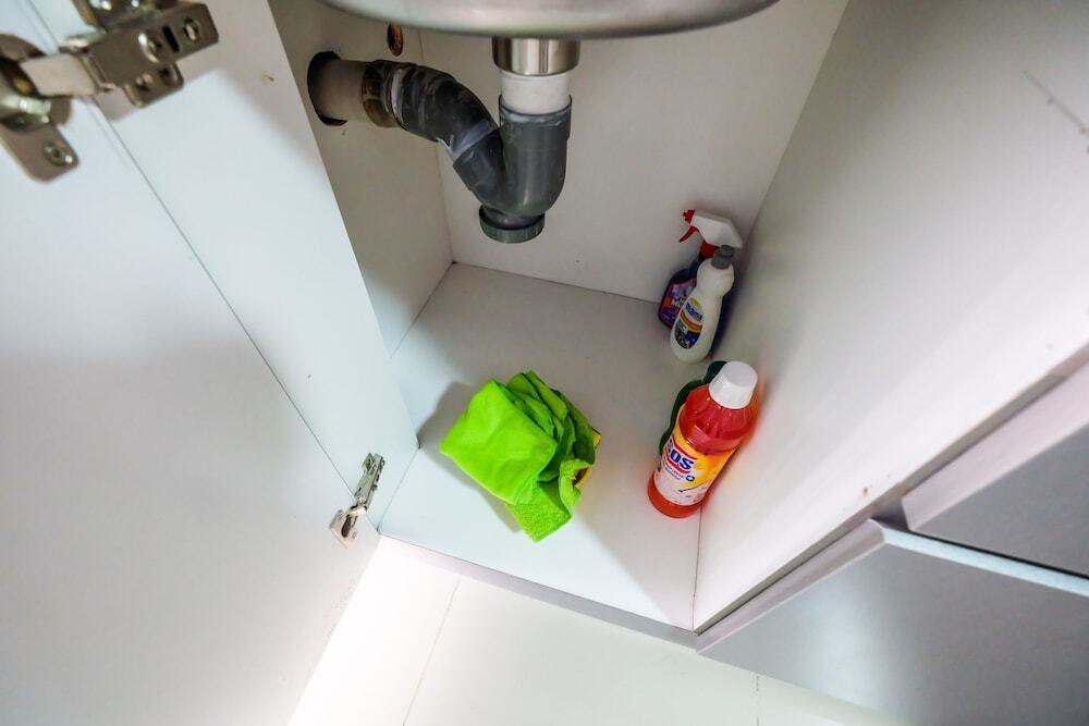 Джакарта: Modern and Comfort 2BR Bassura City Apartment