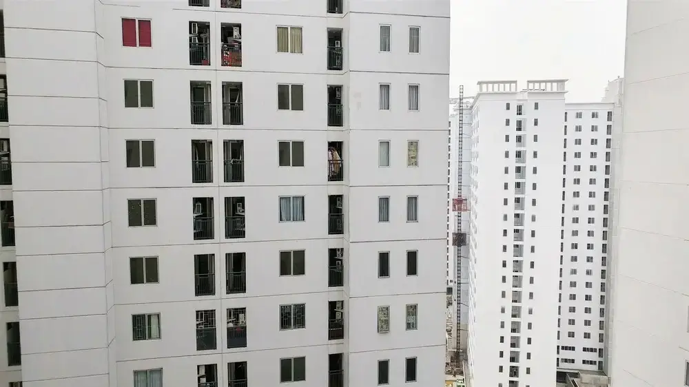 2BR Near Shopping Centre Bassura Apartment — фото 1