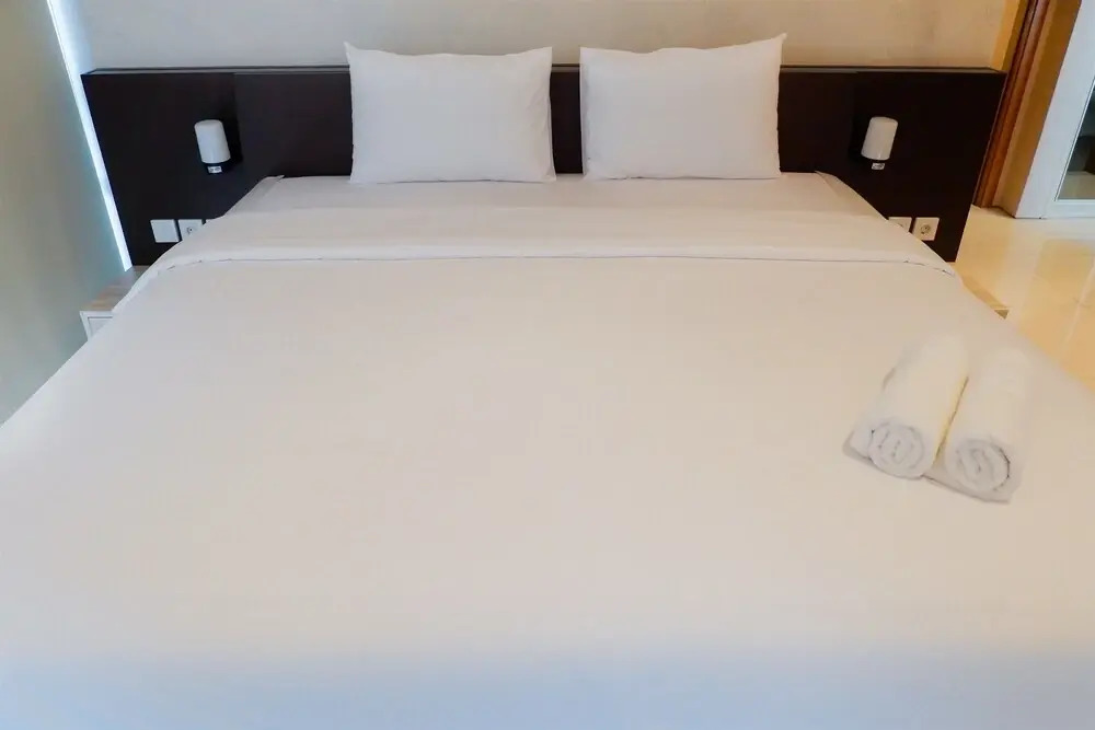 Сурабая: 2BR Apartment at Regency Condominium Connected to Cito Mall