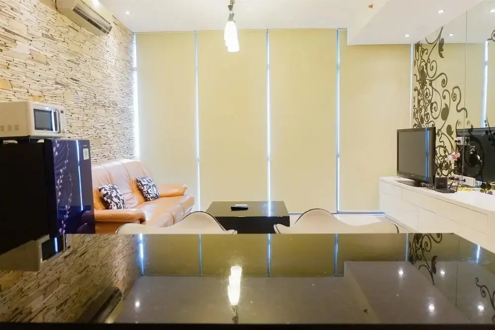 Сурабая: 2BR Apartment at Regency Condominium Connected to Cito Mall