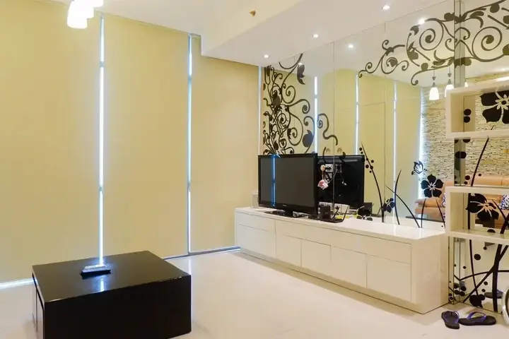Сурабая: 2BR Apartment at Regency Condominium Connected to Cito Mall