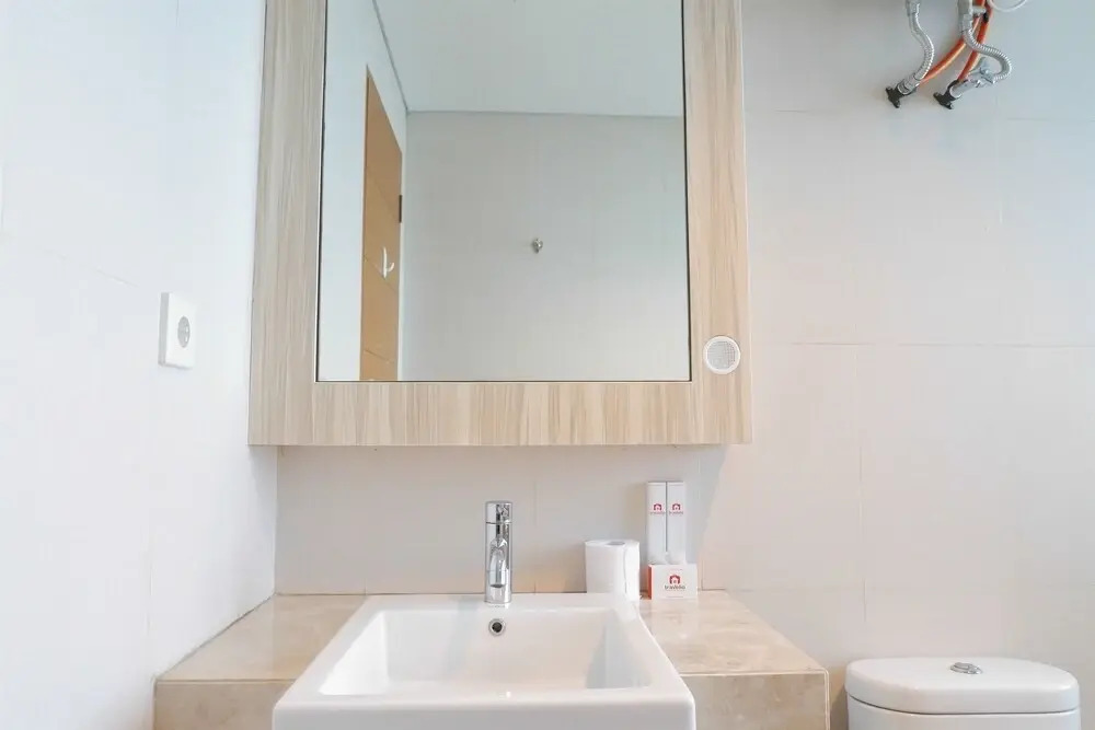 Сурабая: 2BR Apartment at Regency Condominium Connected to Cito Mall