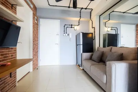 Vintage 2BR Bassura City Apartment — фото 1