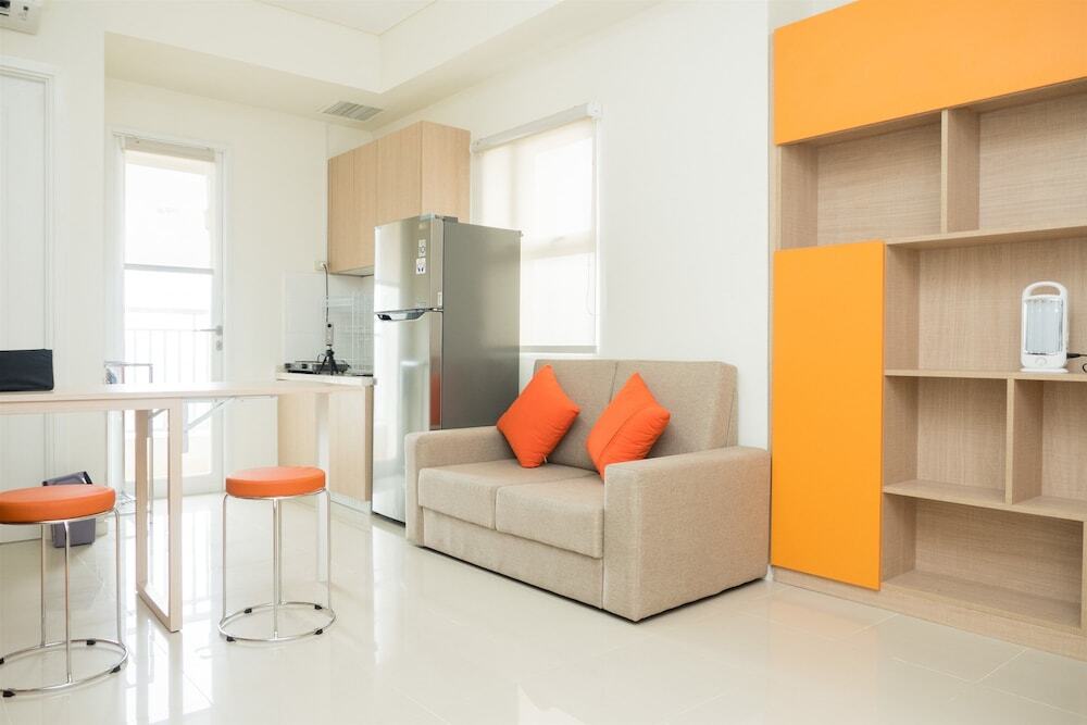 Бандунг: Elegant 2BR Apartment at Parahyangan Residence