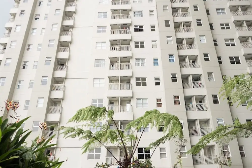 Modern 2BR Apartment at Parahyangan Residence — фото 1