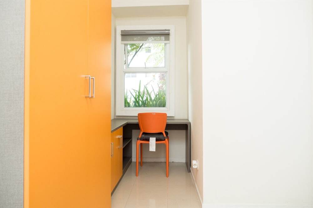 Бандунг: Stylish 2BR Apartment at Parahyangan Residence