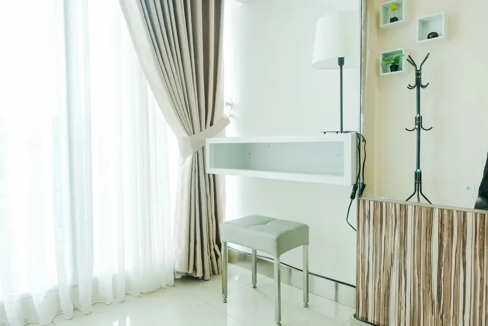 Южный Тангеранг: Minimalist Studio Tree Park Apartment Near Ice Bsd