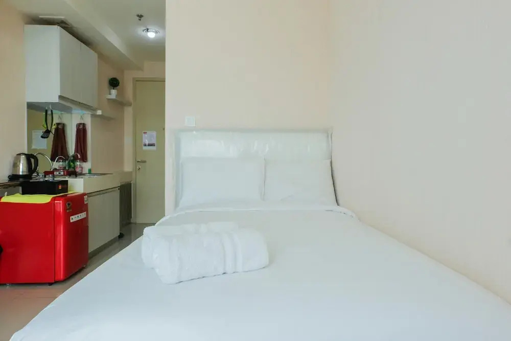 Южный Тангеранг: Minimalist Studio Tree Park Apartment Near Ice Bsd