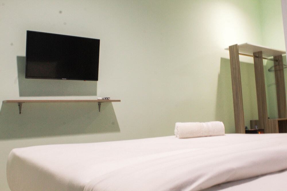 Джакарта: Studio Guesthouse Way Seputih Luxury near Central Park