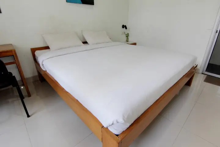 Депок: The Nest Hotel