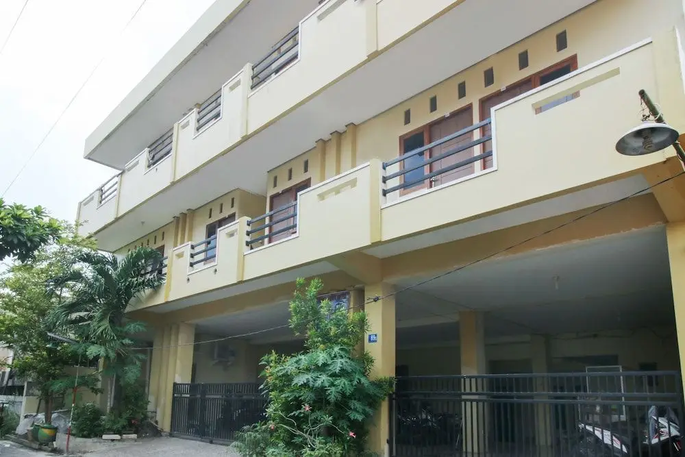 Сурабая: Airy Eco Syariah Wonokromo Ketintang 89G Surabaya