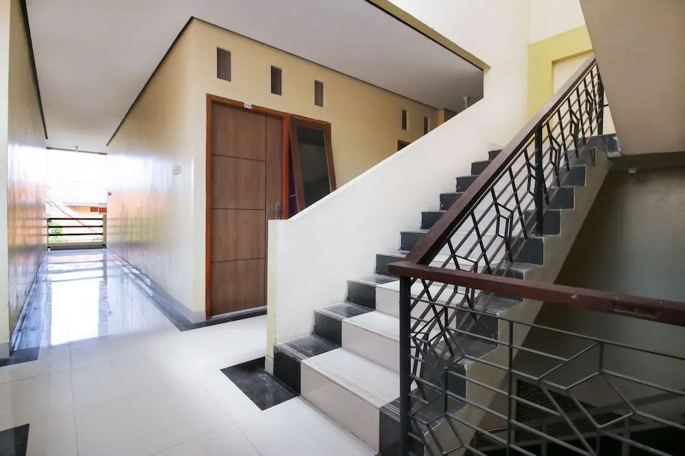 Сурабая: Airy Eco Syariah Wonokromo Ketintang 89G Surabaya