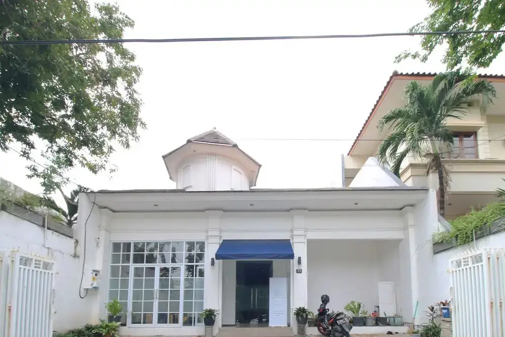 Сурабая: Airy Tegalsari Teuku Umar 21 Surabaya