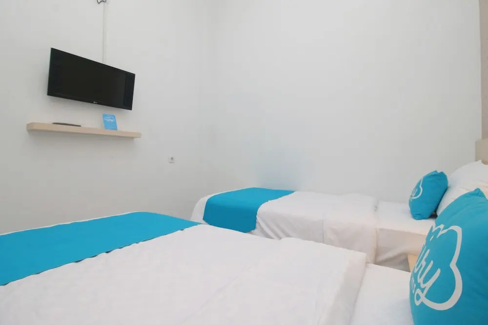 Сурабая: Airy Tegalsari Teuku Umar 21 Surabaya