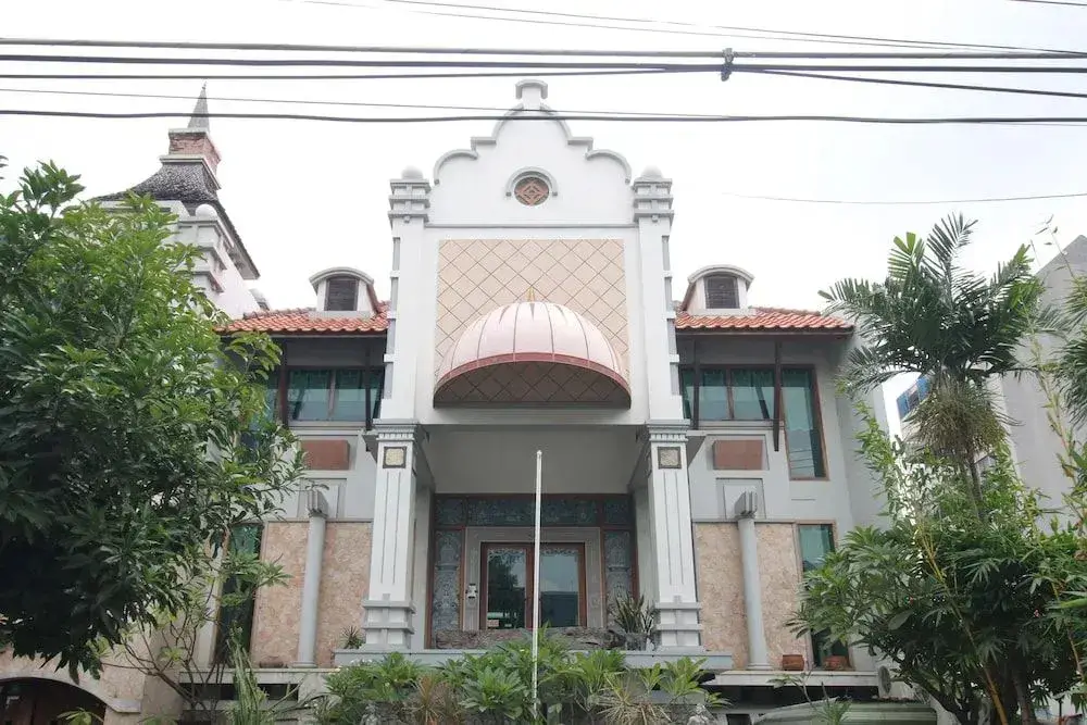 Сурабая: Airy Darmo Khairil Anwar 10 Surabaya