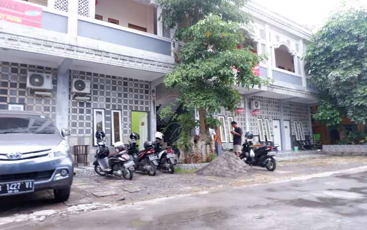 Батуретно: Penginapan Amalia Syariah