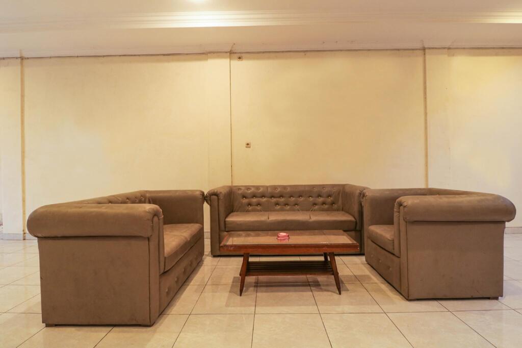 Сингараджа: OYO 1117 New Garuda Hotel