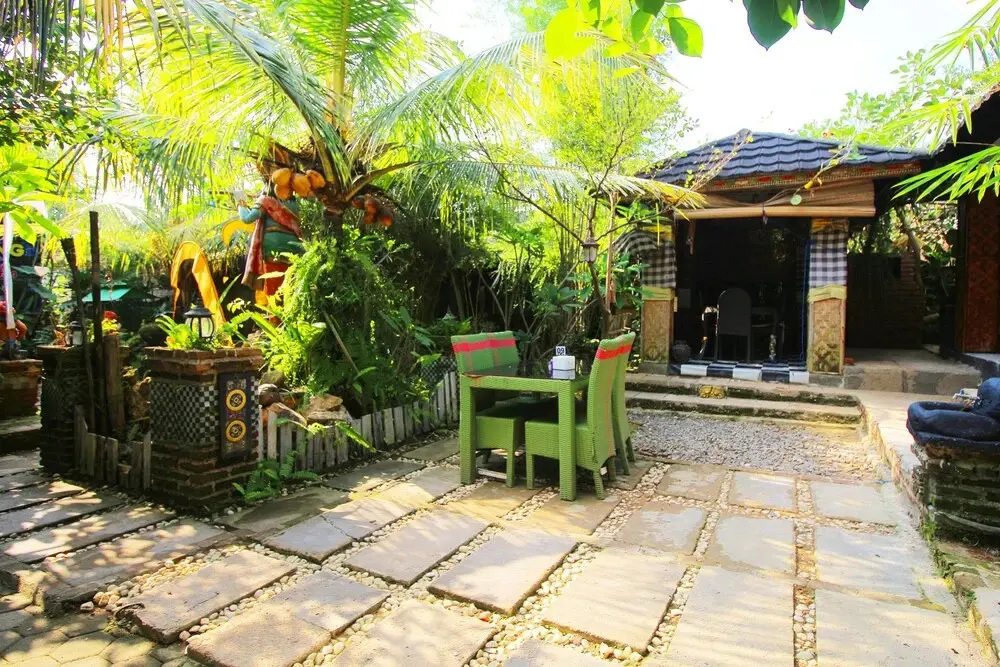 Бандар-Лампунг: OYO 1115 Villa And Resto Kubu Selem Etnik Bali