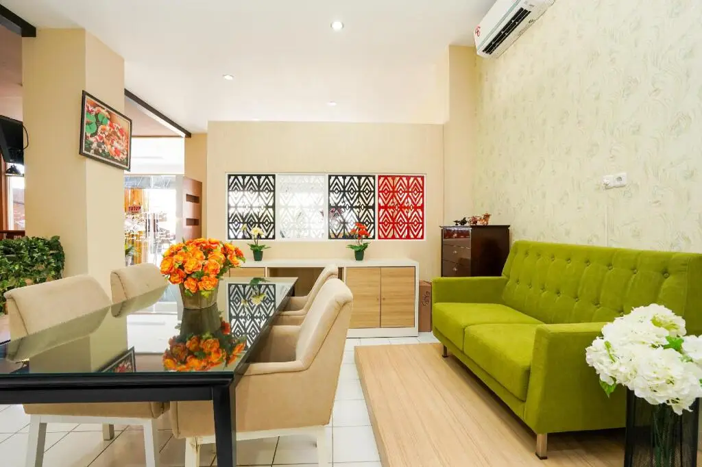 Сурабая: OYO 1169 Kupang Gunung Residence Syariah