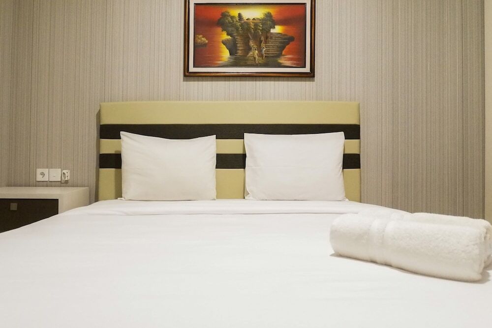 Сурабая: Private Studio Apartment Connected to Mall at Supermall Mansion