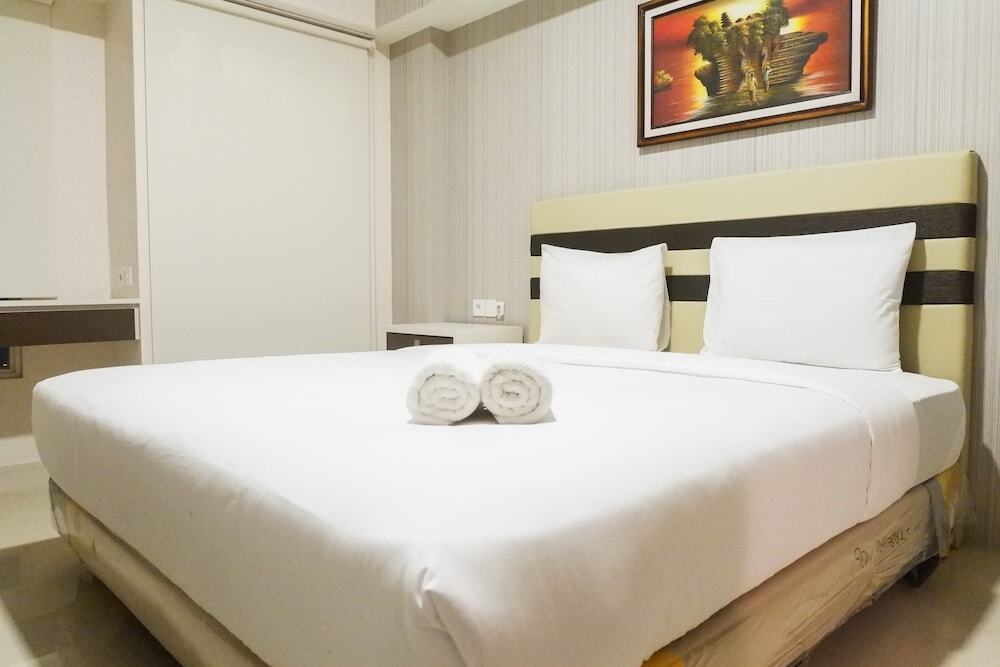 Сурабая: Private Studio Apartment Connected to Mall at Supermall Mansion
