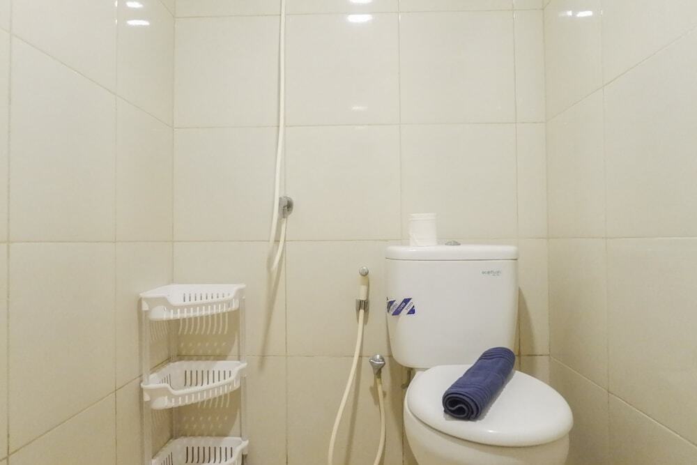 Сурабая: Private Studio Apartment Connected to Mall at Supermall Mansion