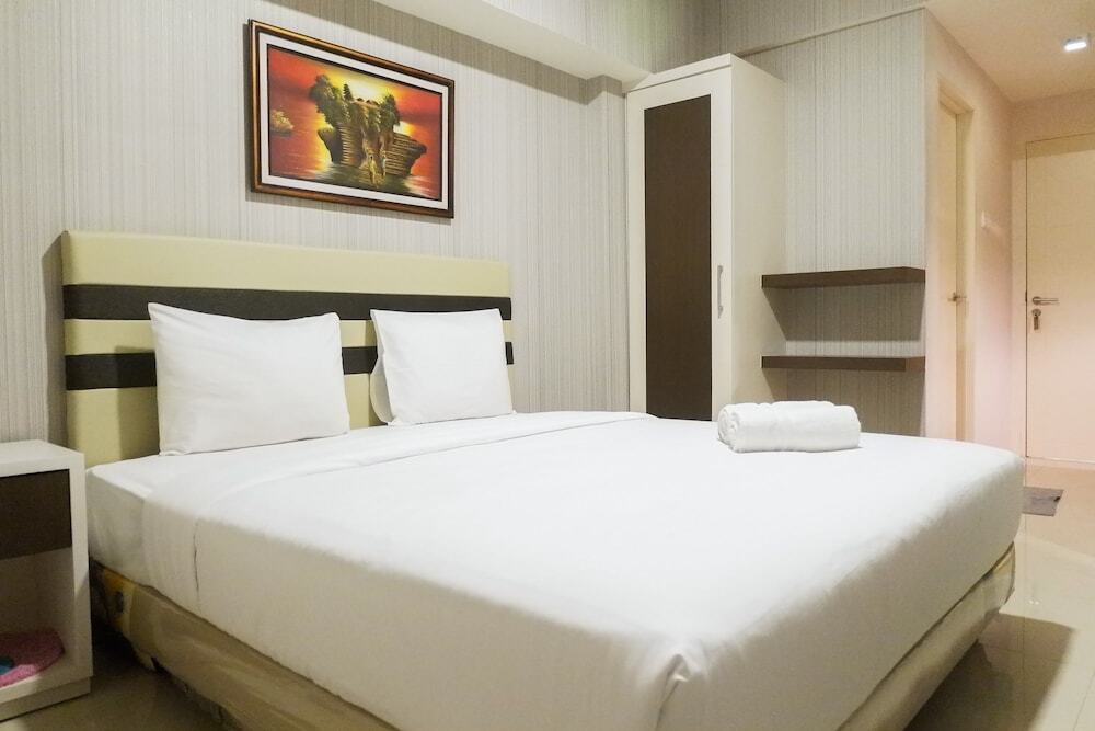 Сурабая: Private Studio Apartment Connected to Mall at Supermall Mansion