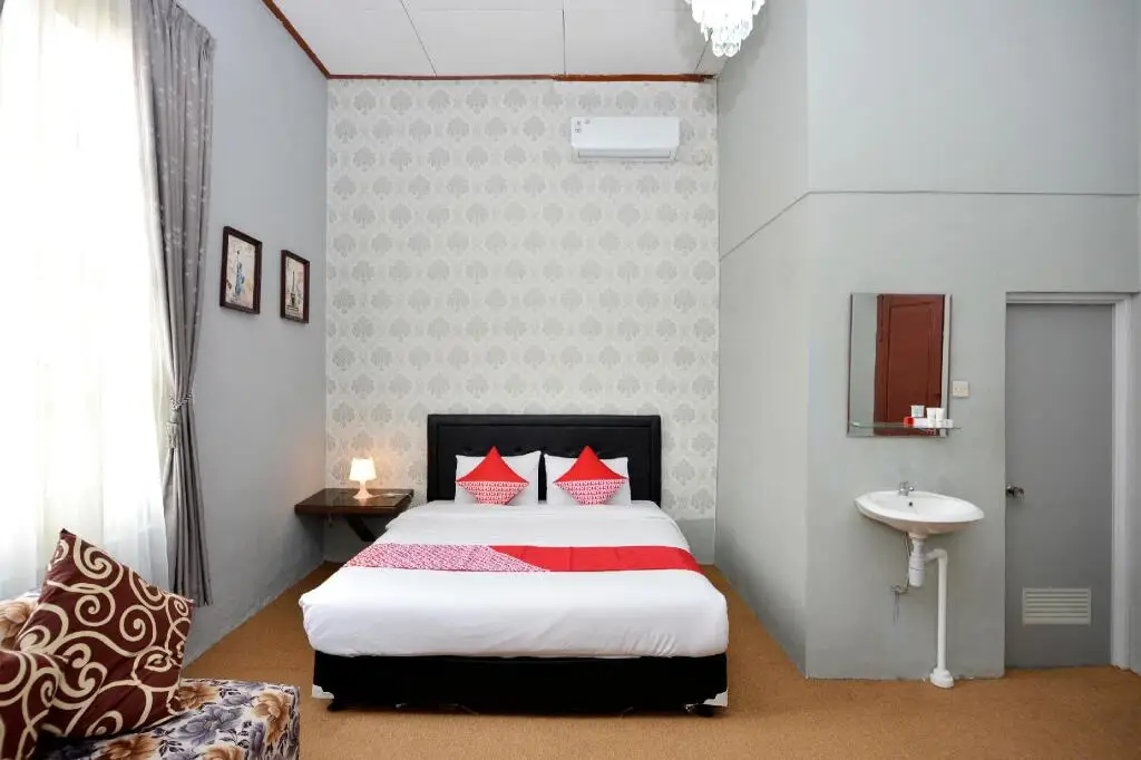 Джокьякарта: OYO 1303 Golden Inn 2