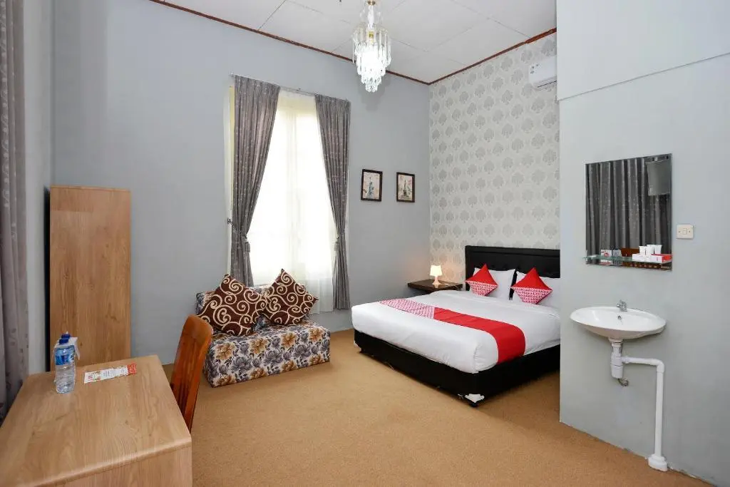 Джокьякарта: OYO 1303 Golden Inn 2