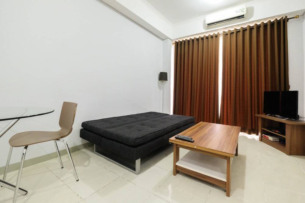 Тангеранг: 2BR Apartment at Silkwood Residence near Gading Serpong